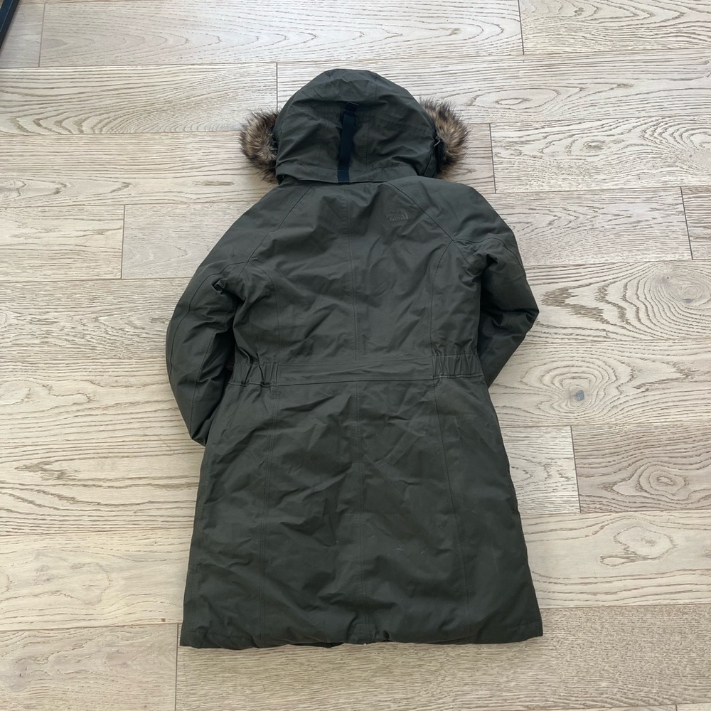 The North Face Parka - Picture 2 of 4